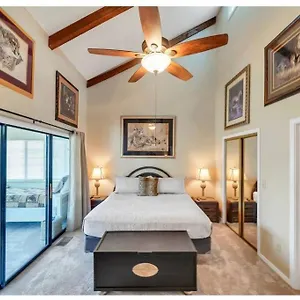  Holiday home New Listing!!! 4 Min Walk To The Beach!